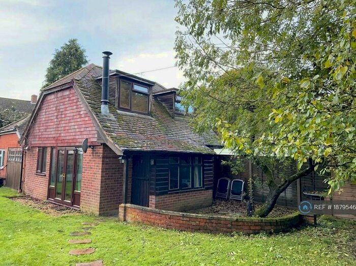 2 Bedroom Detached House To Rent In Botley Road, Romsey, SO51