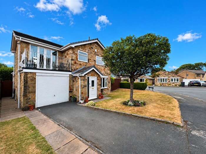 4 Bedroom Detached House For Sale In Eastfield Drive, Kirkburton, Huddersfield, HD8