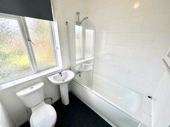 2 Bedroom Maisonette To Rent In Carlton Road, Romford, RM2