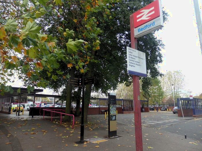 Garage / Parking To Rent In Chaucer Road, Bedford, MK40