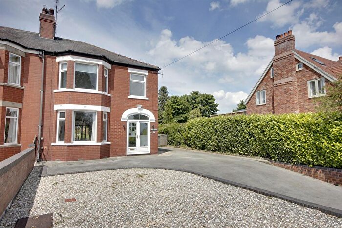 3 Bedroom Semi-Detached House For Sale In Ferriby High Road, North Ferriby, HU14