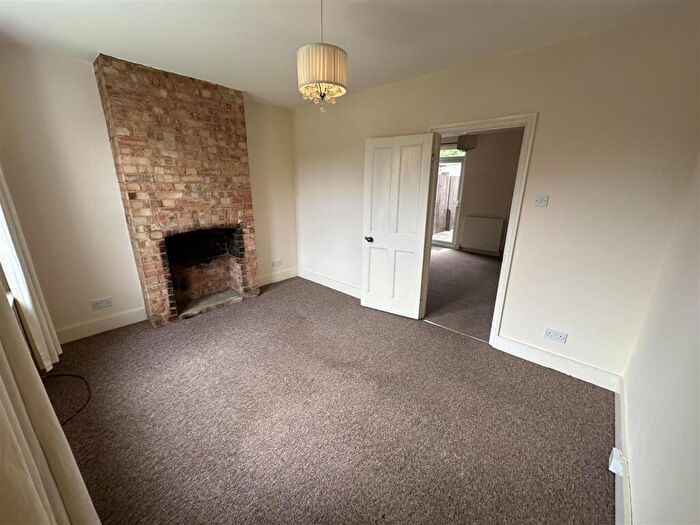 2 Bedroom Terraced House For Sale In House Lane, St Albans, Hertfordshire, AL4