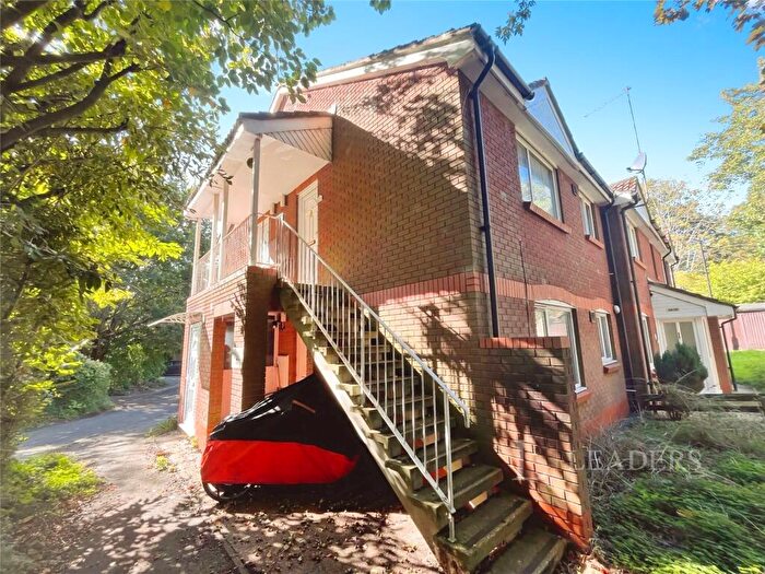 Apartment For Sale In Nursery Gardens, Southampton, Hampshire, SO19