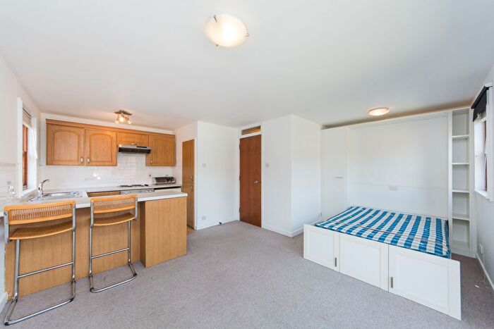 Studio To Rent In Mayfield Road, London, W12