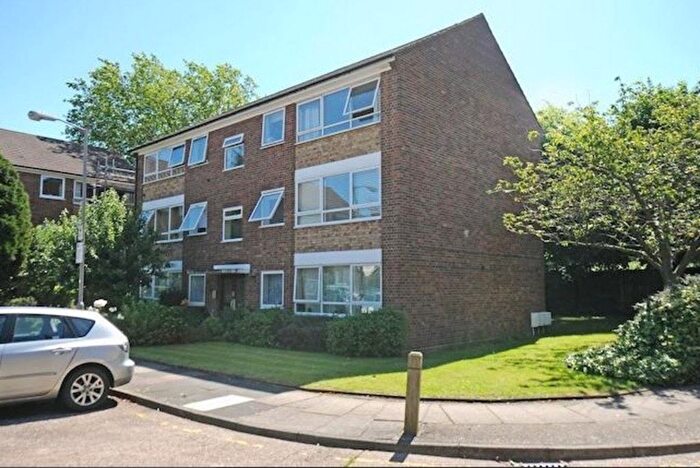 2 Bedroom Flat To Rent In Waynflette Street, London, SW18