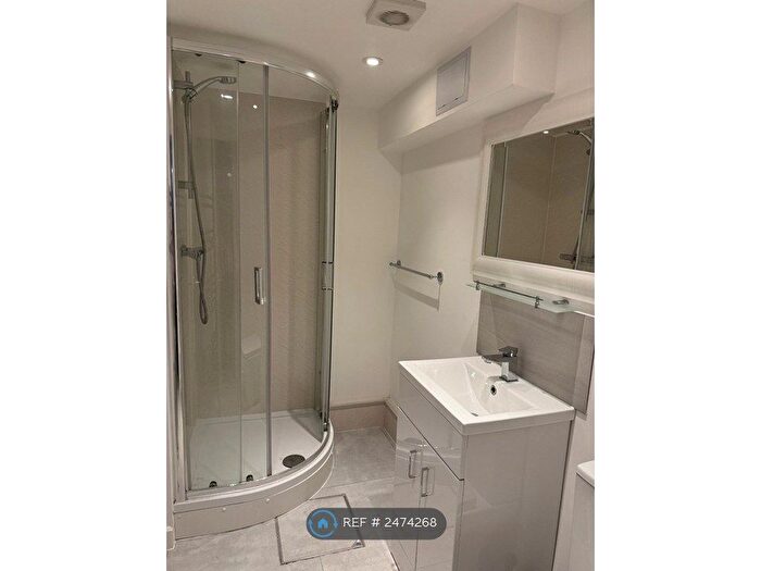 2 Bedroom Flat To Rent In Shorrolds Road, Fulham, SW6