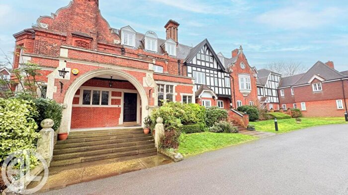 2 Bedroom Flat For Sale In Roxley Manor, Willian, SG6