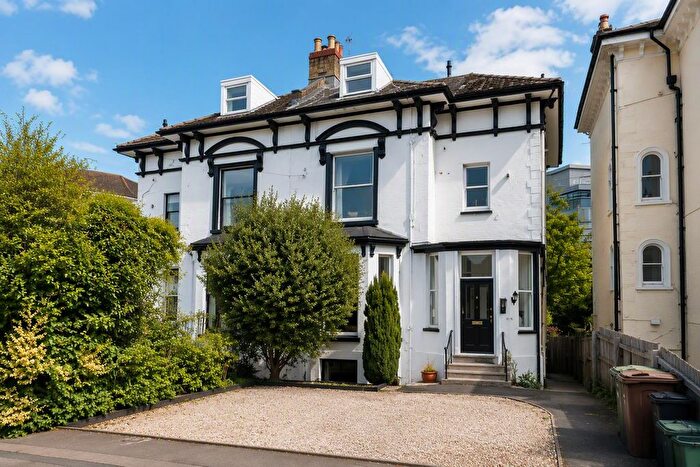 2 Bedroom Flat To Rent In Town Centre, Cheltenham, GL50