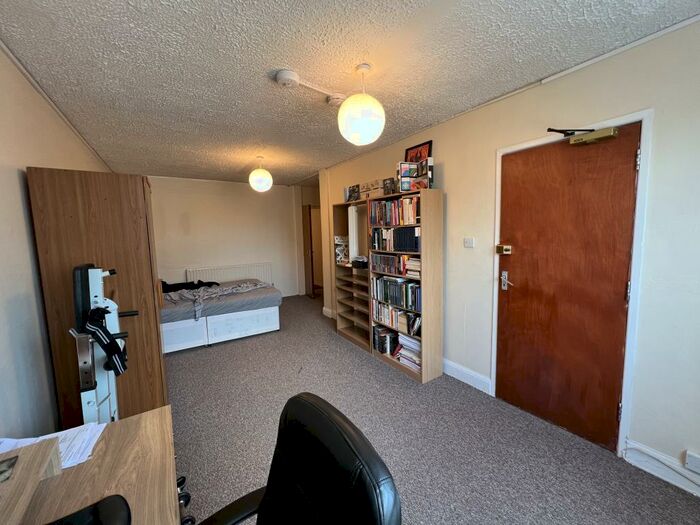 1 Bedroom Apartment To Rent In Howard Street, Oxford, OX4