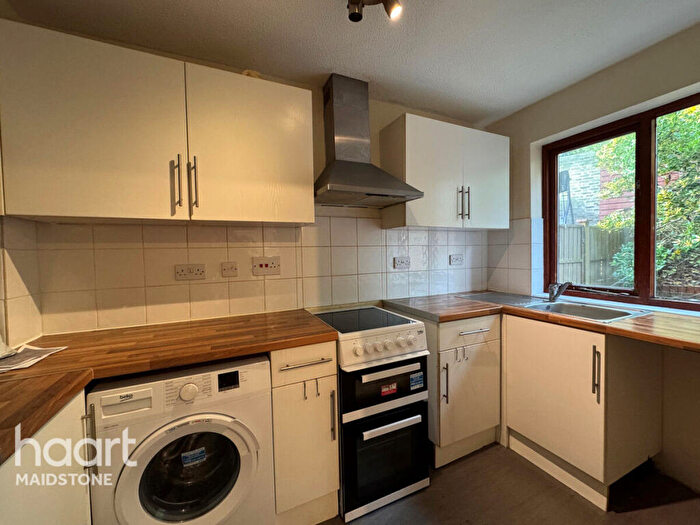3 Bedroom Terraced House For Sale In Lesley Place, Maidstone, ME16