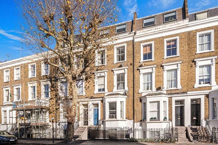 2 Bedroom Flat For Sale In Harwood Road, Fulham, SW6