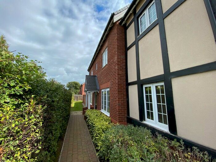 4 Bedroom Detached House For Sale In All Saints Lane, Kings Bromley, DE13