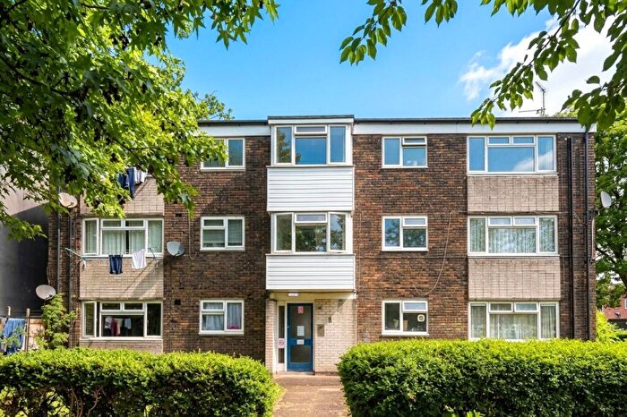 1 Bedroom Apartment For Sale In Kilnmead, Northgate, Crawley, West Sussex, RH10