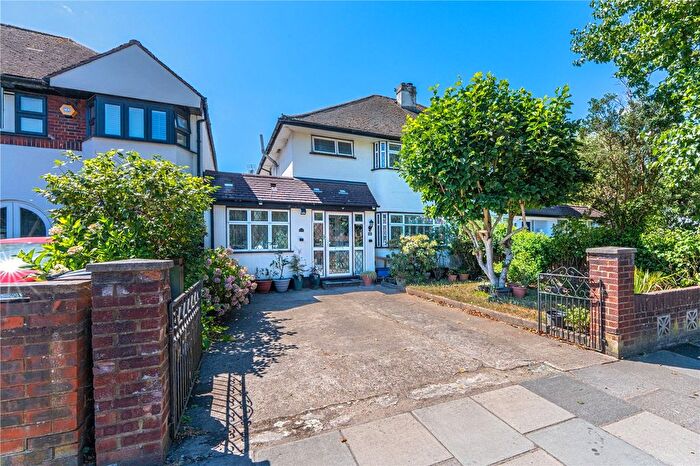 4 Bedroom Semi-Detached House For Sale In Hospital Bridge Road, Twickenham, TW2