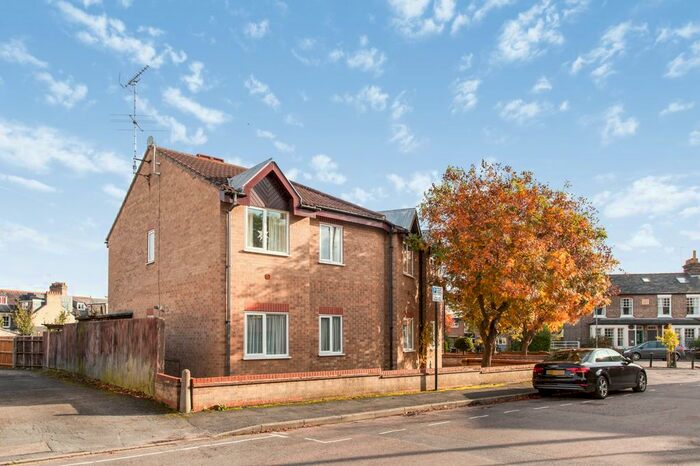 2 Bedroom Property To Rent In Boundary Court, Rathmore Road, CB1