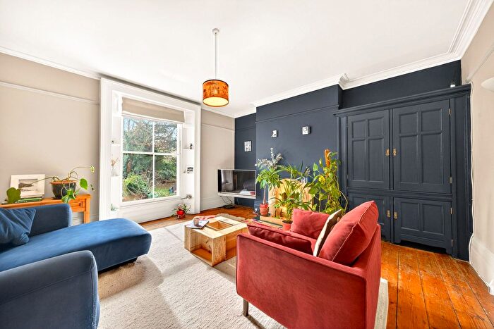 2 Bedroom Flat For Sale In Haringey Park, London, N8