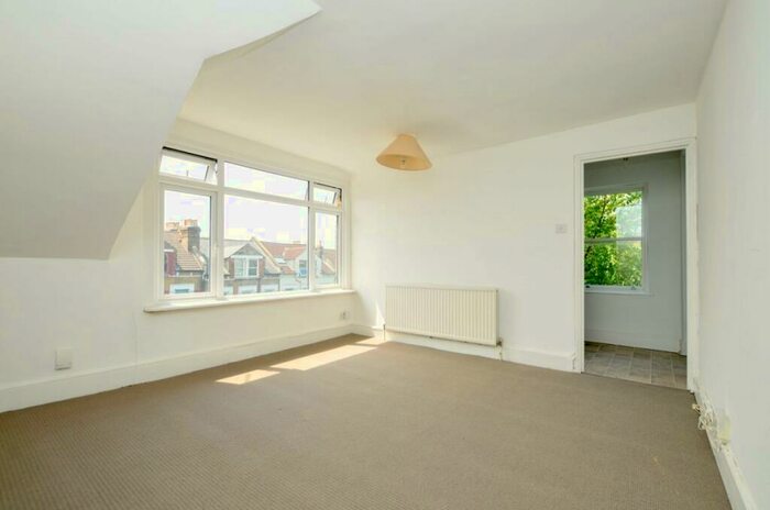 2 Bedroom Flat To Rent In Dunsmure Road, Stamford Hill, N16