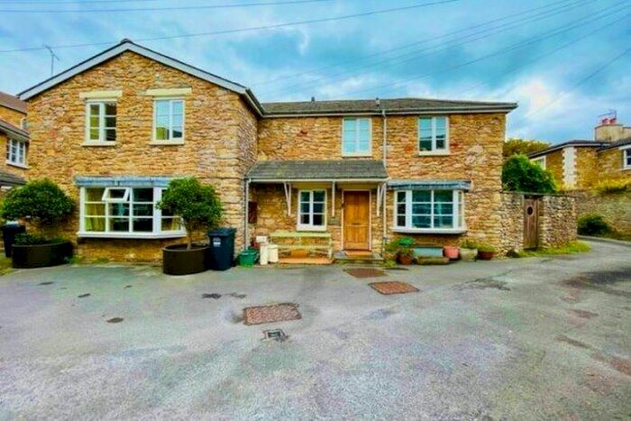 2 Bedroom Property To Rent In Seavale Road, Clevedon, BS21