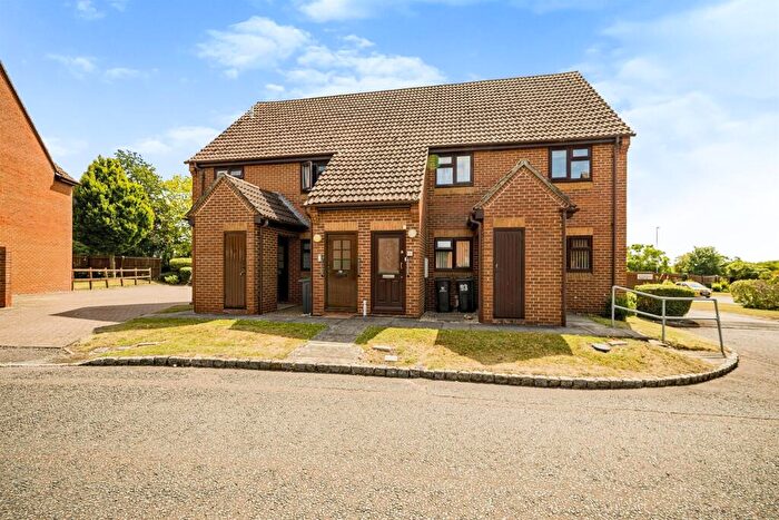 2 Bedroom Retirement Property For Sale In Lansdowne Way, High Wycombe, HP11