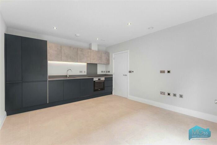 1 Bedroom Apartment To Rent In Crouch End Hill, Crouch End, London, N8