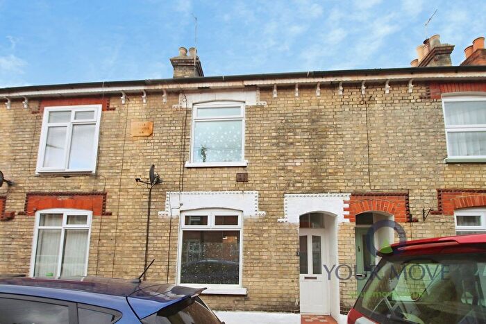3 Bedroom Terraced House To Rent In Hartington Street, Bedford, Bedfordshire, MK41