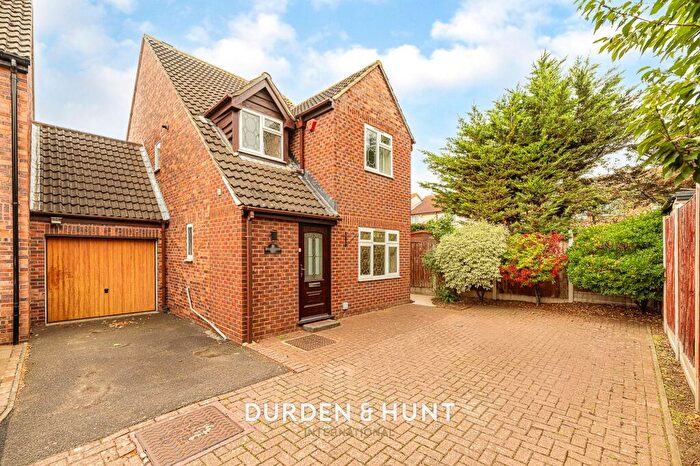 3 Bedroom Link Detached House For Sale In St. Leonards Way, Hornchurch, RM11