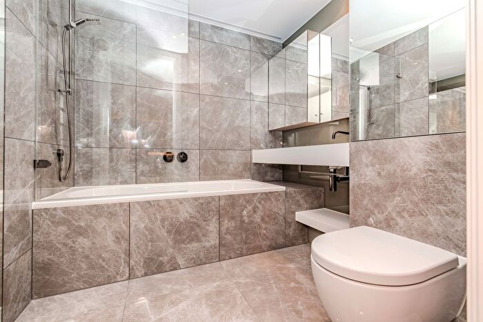 1 Bedroom Flat To Rent In Reflection Apartments, Cascade Way, London, W12