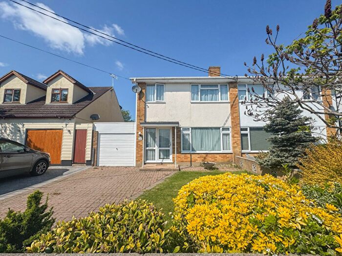 3 Bedroom Semi-Detached House For Sale In Canewdon View Road, Rochford, SS4