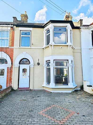 3 Bedroom Terraced House To Rent In Kingswood Road, Ilford, IG3