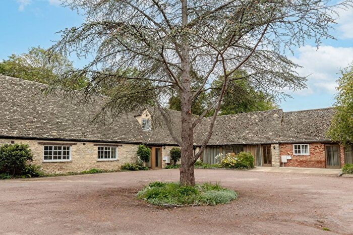 6 Bedroom Barn Conversion For Sale In Cassington Road, Yarnton, OX5