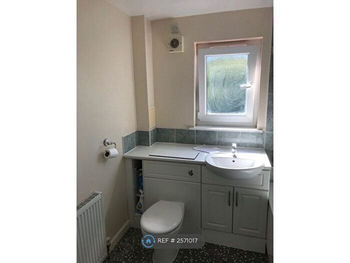 2 Bedroom Flat To Rent In Mill Street, Kirkcaldy, KY1