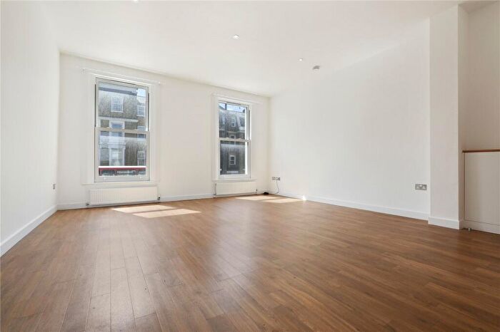 2 Bedroom Flat To Rent In New Cross Road, London, SE14