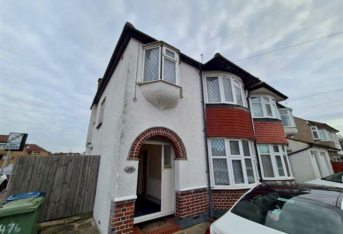 3 Bedroom Apartment To Rent In Rayners Lane, Pinner, Greater London, HA5