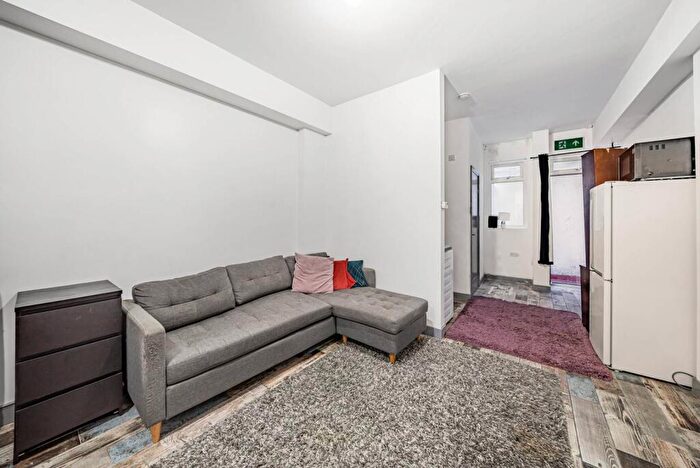 Studio To Rent In Hornsey Road, Upper Holloway, London, N19