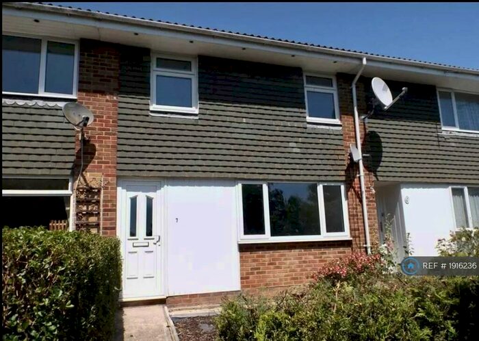 3 Bedroom Terraced House To Rent In Sugar Loaf Walk, Folkestone, CT19