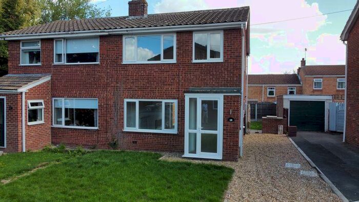 3 Bedroom Semi-Detached House To Rent In Linden Avenue, Tuxford, NG22