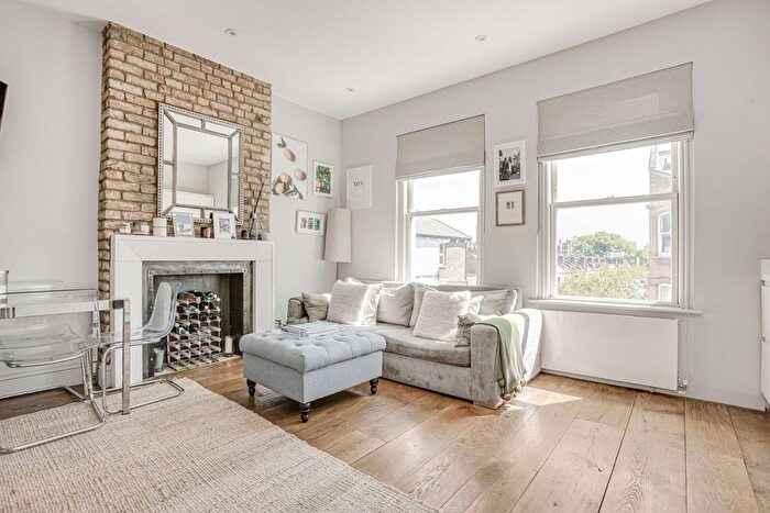 3 Bedroom Flat To Rent In New Kings Road, Parsons Green, SW6