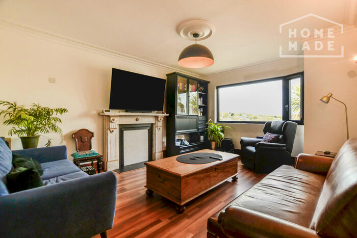 3 Bedroom Detached House To Rent In King Edward Road, Barnet, EN5