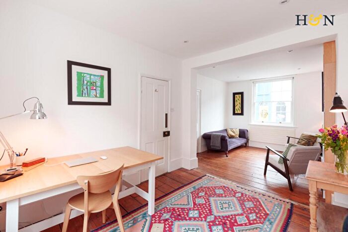 2 Bedroom Town House For Sale In Queens Gardens, Brighton, BN1 - Photo 3