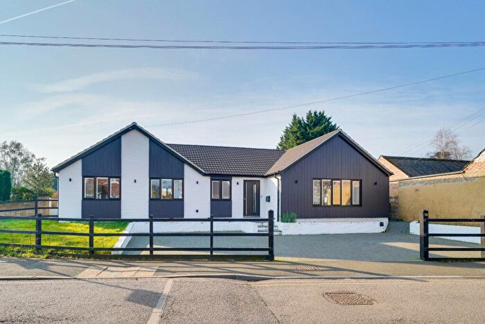 4 Bedroom Semi-Detached House For Sale In High Street, Hemingford Grey, Huntingdon, Cambridgeshire, PE28