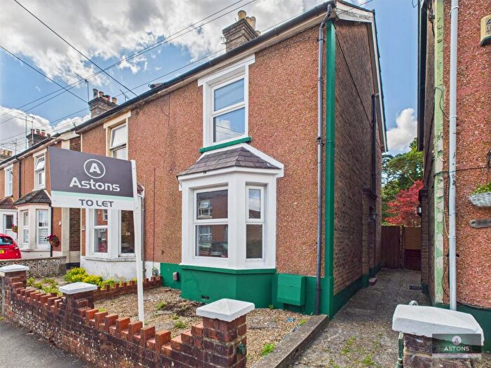 3 Bedroom Semi-Detached House To Rent In West Green, RH11
