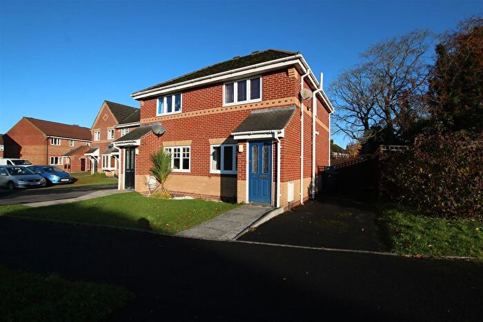 2 Bedroom Semi-Detached House To Rent In Fryer Close, Penwortham, PR1