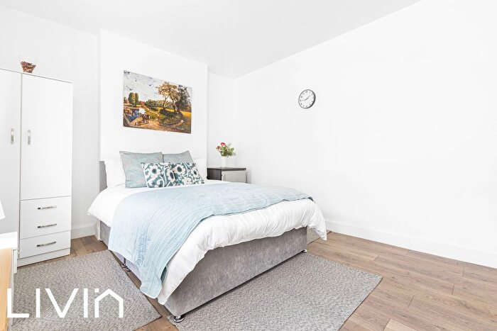 Studio To Rent In Whitehorse Road, Croydon, CR0