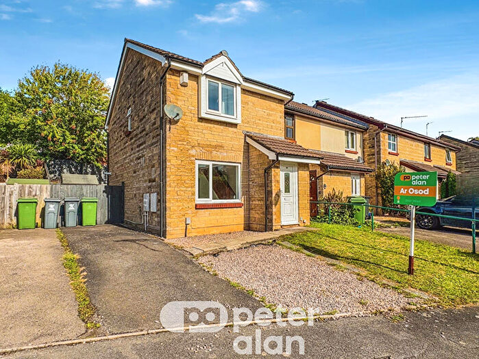 3 Bedroom End Of Terrace House To Rent In De Braose Close, Danescourt, Cardiff, CF5