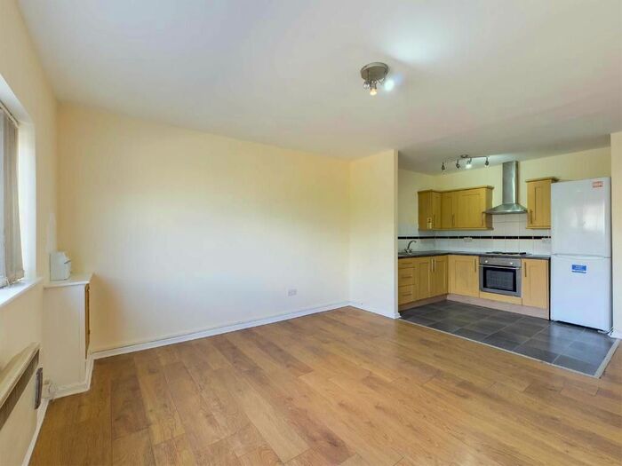 2 Bedroom Flat To Rent In Milson Road, London, W14