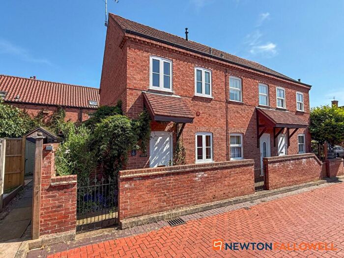 1 Bedroom End Of Terrace House For Sale In Depot Yard, Newark, NG24