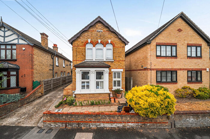 2 Bedroom Apartment For Sale In Upton Road, Bexleyheath, Kent, DA6