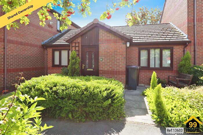 2 Bedroom Flat For Sale In The Grove, Walton, Wakefield, WF2