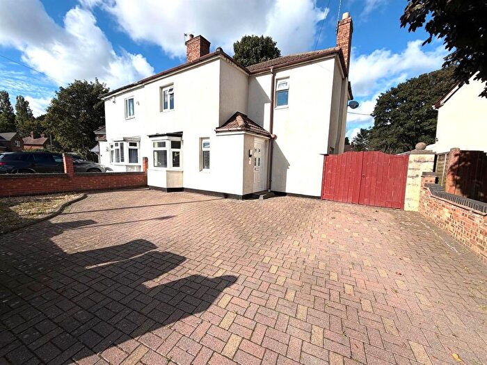 3 Bedroom Semi Detached House To Rent In Parkfield Crescent, Parkfields, Wolverhampton, WV2