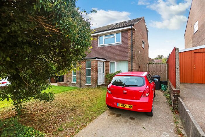 4 Bedroom Semi-detached House To Rent In Bush Farm Drive, Portslade, Portslade, BN41